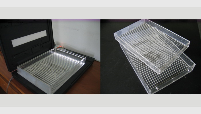 SC-E大米外觀(guān)品質(zhì)檢測(cè)儀，稻米品質(zhì)分析儀，米質(zhì)判定儀，大米外觀(guān)品質(zhì)分析儀。自動(dòng)檢測(cè)評(píng)價(jià)各類(lèi)大米（秈米、粳米、糯米、絲苗米，特種米、有機(jī)米、黑米等）。能自動(dòng)分析出大米的：粒形（直徑、長(zhǎng)度、寬度、長(zhǎng)寬比、面積）、整精米數(shù)量、整精米率、透明度、碾精、堊白率、堊白度、千粒重、碎米率、黃粒米、病斑或黃變率、霉變率、不完善率（未成熟粒、雜質(zhì)），以及糯米的陰米率等。與國(guó)標(biāo)GB/T1350稻谷、GB/T17891優(yōu)質(zhì)稻谷或GB1354大米、農(nóng)業(yè)部新標(biāo)大米NY/T2334-2013、大米粒型分類(lèi)判定LS/T6116-2016、糧食行業(yè)標(biāo)準(zhǔn) 大米LS/T 3247—2017相對(duì)應(yīng)，能檢測(cè)各項(xiàng)指標(biāo)的重量比和粒數(shù)比。廣泛適用于大米質(zhì)量監(jiān)管檢測(cè)的相關(guān)部門(mén)，提高工作效率。