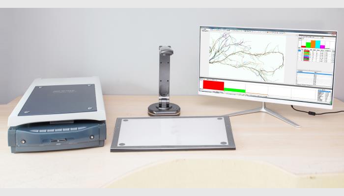 LA-S植物圖像分析儀系統(tǒng)（根系+葉面積分析組合版），包含根系分析儀，葉面積儀，主要功能有：根系分析、葉面積分析、病斑面積分析、蟲(chóng)損葉面積分析、葉色分析（含葉綠素含量估計(jì)）、作物冠層分析，是一種方便、可在野外或?qū)嶒?yàn)室使用的多功能分析儀器，精確度遠(yuǎn)高于傳統(tǒng)的分析儀。采用全球統(tǒng)一標(biāo)準(zhǔn)，可精確、快速、無(wú)損傷地測(cè)定植物的多方面參數(shù)，功能強(qiáng)大、操作簡(jiǎn)單。廣泛用于農(nóng)業(yè)、林業(yè)、氣象等部門(mén)。